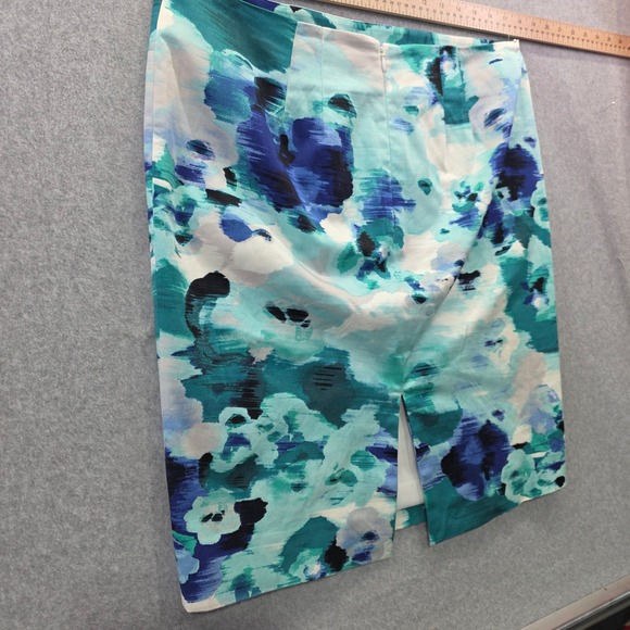 White House Black Market Floral Pencil Skirt Teal Blue Watercolor Size 12 - Picture 9 of 9